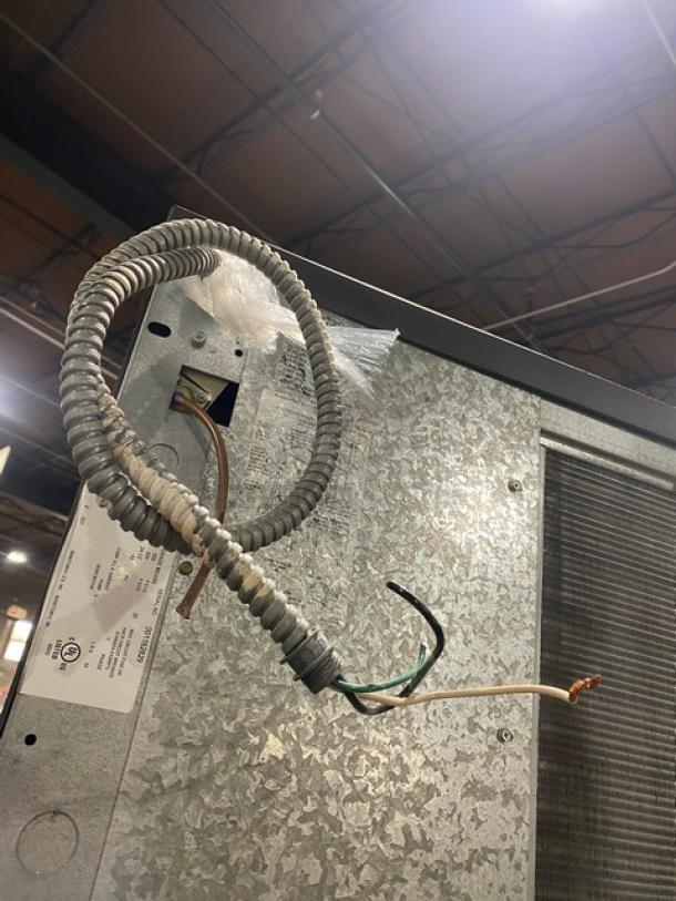 Manitowoc Commercial Stainless Steel Air-Cooled Ice Cuber Machine Head! Model: QD0452A SN: 001162829! 115V 1 Phase! On Manitowoc Commercial Ice Bin! With Ice Vending Dispenser! Model: SPA310 SN: 310056065! 115V 1 Phase! - Image 8 of 8