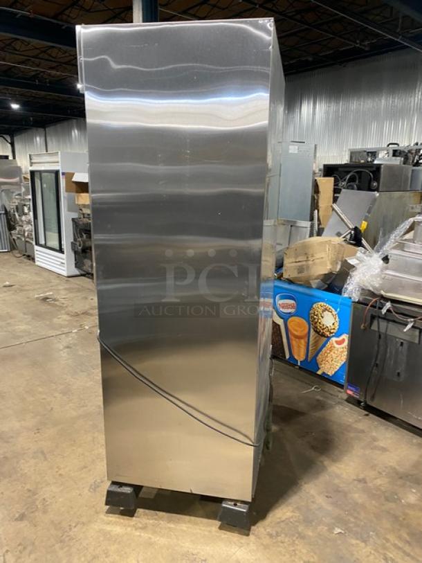 Nice! True Commercial Stainless Steel Multi-Tier Refrigerated Open Grab-N-Go Merchandiser Display Case! With Adjustable Poly Coated Wire Racks! Model: TAC-48-LD SN: 9365189! 208-230V 1 Phase! On Legs! Working When Removed! - Image 3 of 7