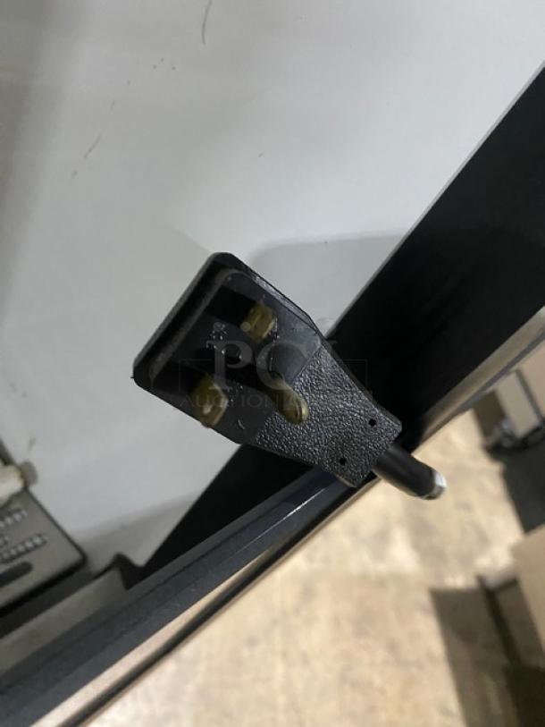 Nice! True Commercial Stainless Steel Multi-Tier Refrigerated Open Grab-N-Go Merchandiser Display Case! With Adjustable Poly Coated Wire Racks! Model: TAC-48-LD SN: 9365189! 208-230V 1 Phase! On Legs! Working When Removed! - Image 7 of 7