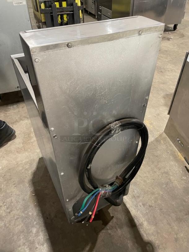 USR Cookline Series Commercial Stainless Steel Electric Powered Deep Fat Fryer! With Back Splash & Basket Hanger! With Frying Baskets! On Legs! - Image 3 of 8