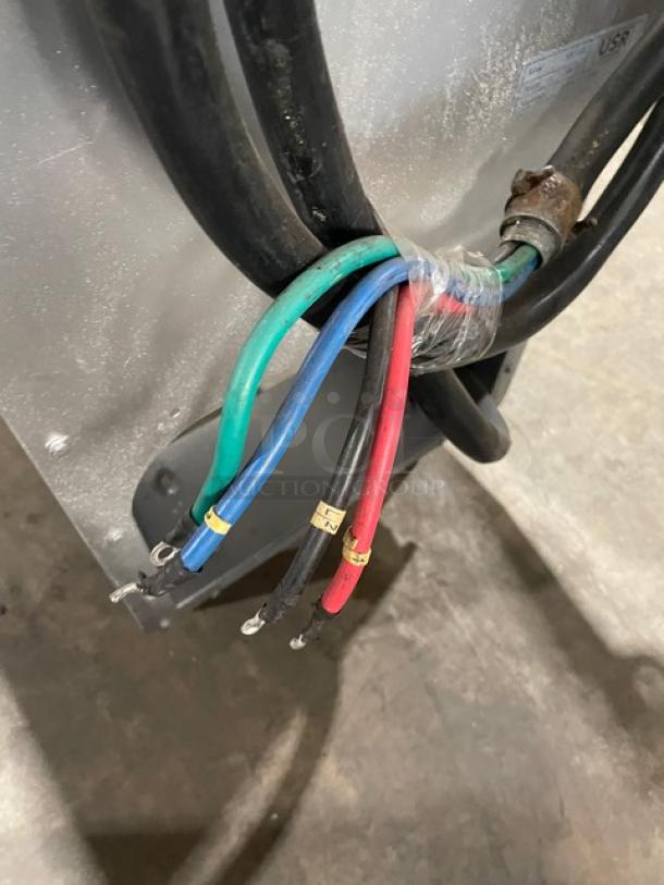 USR Cookline Series Commercial Stainless Steel Electric Powered Deep Fat Fryer! With Back Splash & Basket Hanger! With Frying Baskets! On Legs! - Image 8 of 8