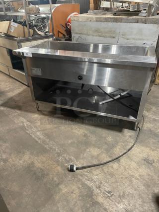 L & T Panda Range Commercial Stainless Steel Electric Powered Steamtable! With Thermostatic Control! With Enclosed Storage Base! Model: SLT-4E SN: SLT2203002! 208V 1 Phase! On Legs!