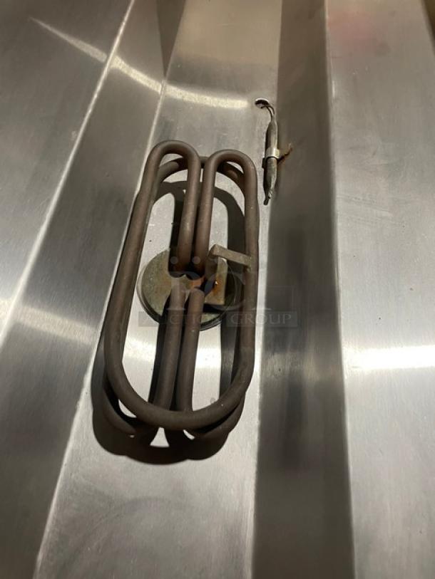 L & T Panda Range Commercial Stainless Steel Electric Powered Steamtable! With Thermostatic Control! With Enclosed Storage Base! Model: SLT-4E SN: SLT2203002! 208V 1 Phase! On Legs! - Image 6 of 10