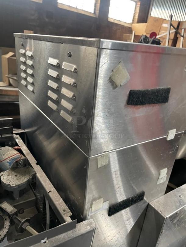 Bunn Starbucks Style Commercial Stainless Steel Electric Powered Countertop Dual Soft Heat Twin Coffee Brewer! With Hot Water Dispenser & Heavy-Duty Brew Baskets! Model: DUAL SH DBC! 120/208V 1 Phase! On Legs! - Image 6 of 6