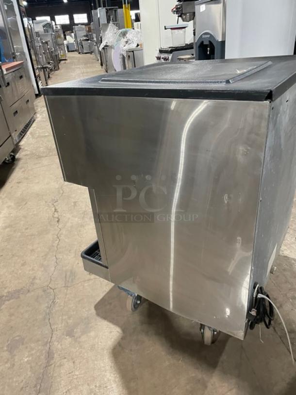 Hoshizaki Commercial Stainless Steel Electric Powered Countertop Ice Making/Dispensing Machine! With Water Dispenser & Drip Tray! Model: DM-180A SN: Q01961K! 115V 1 Phase! - Image 3 of 10