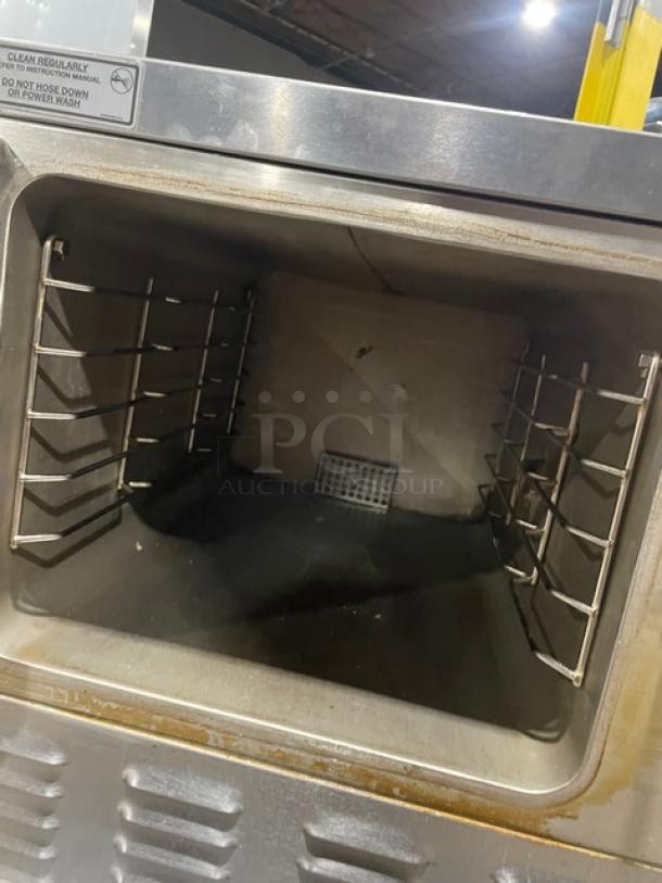 Vulcan Commercial Stainless Steel Electric Powered Countertop 3-Pan Convection Steamer! With Built In Pan Holding Rack! Model: C24EA3 SN: 46-3030840! 208/240V 3/1 Phase! - Image 5 of 8