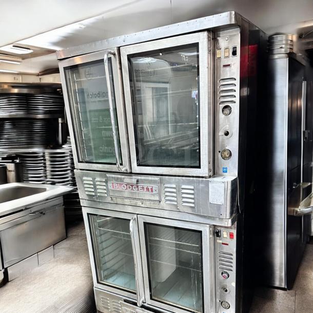 Excellent Condition Blodgett DFG-100 Double Deck Gas Convection Oven – Tested & Working! - Image 3 of 10
