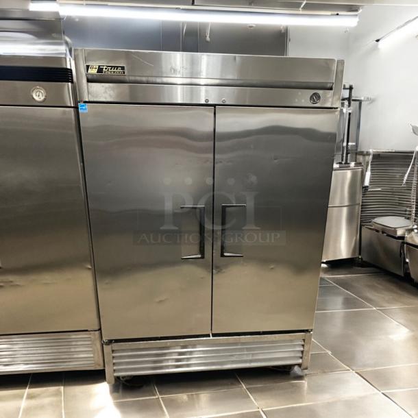Excellent True T-49F Two-Door Reach-In Freezer – 115V – Tested & Working! - Image 3 of 5