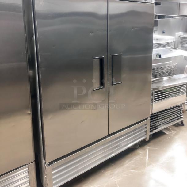 Excellent True T-49F Two-Door Reach-In Freezer – 115V – Tested & Working! - Image 4 of 5