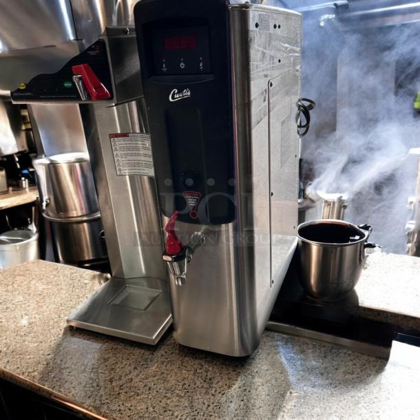 Excellent Condition Wilbur Curtis SCD500GT62A000 Coffee Brewer – 120/220V – Tested & Working! - Image 1 of 9