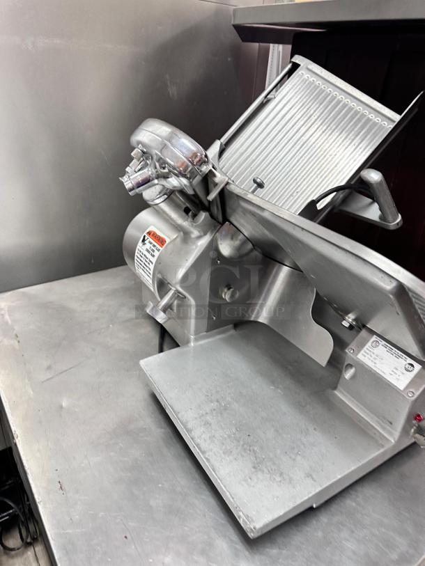 Excellent Condition Globe GC512 Chefmate Slicer – 115V – Tested & Working! - Image 2 of 5