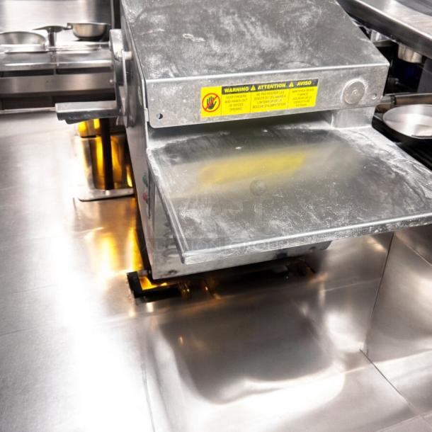 Excellent Condition Somerset CDR-100 Dough Sheeter – 110V – Tested & Working! - Image 7 of 9