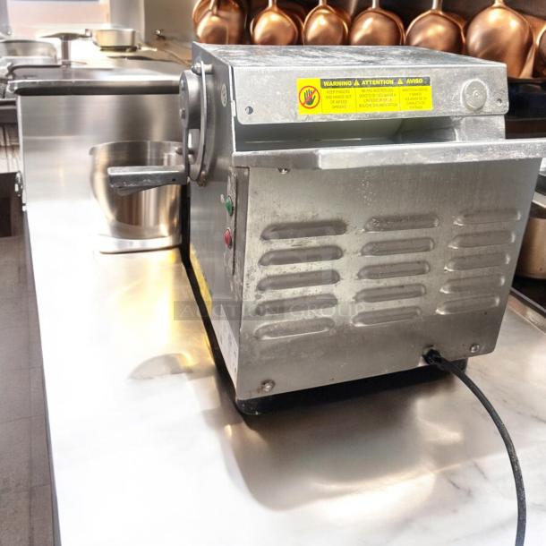 Excellent Condition Somerset CDR-100 Dough Sheeter – 110V – Tested & Working! - Image 8 of 9