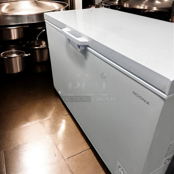Excellent Condition Insignia NS-CZ14WH7 Chest Freezer – 115V – Tested & Working! - Image 1 of 10