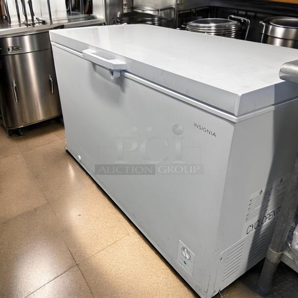 Excellent Condition Insignia NS-CZ14WH7 Chest Freezer – 115V – Tested & Working! - Image 6 of 10