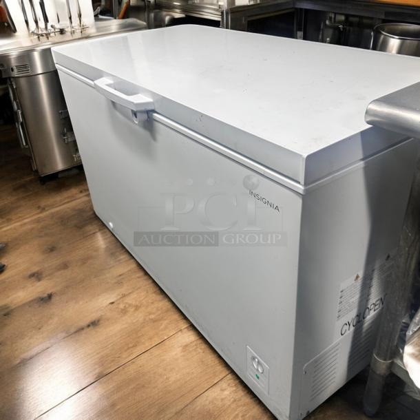 Excellent Condition Insignia NS-CZ14WH7 Chest Freezer – 115V – Tested & Working! - Image 8 of 10
