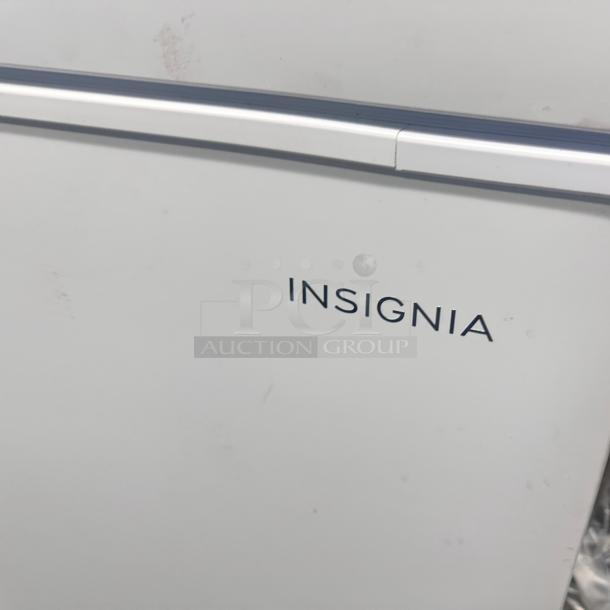 Excellent Condition Insignia NS-CZ14WH7 Chest Freezer – 115V – Tested & Working! - Image 9 of 10