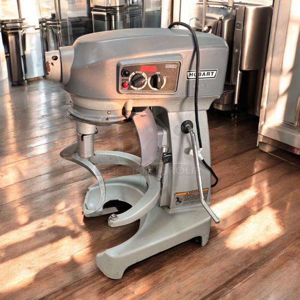 Hobart HL200 Legacy+ 20 qt Planetary Mixer - Bench Model, 1/2 hp, 115volt Tested and Working! 'needs bowl' - Image 6 of 11