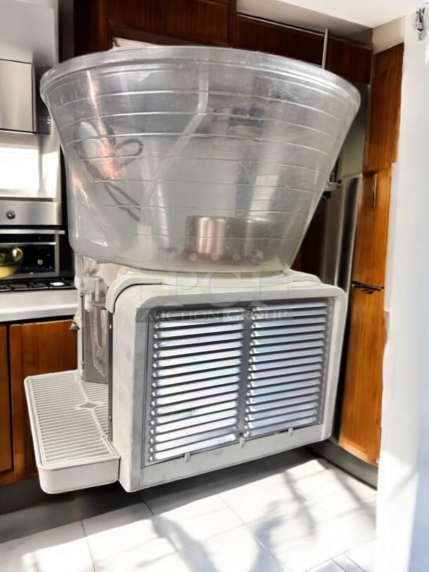 Excellent CORNELIUS Juice Beverage Refrigerated Dispenser – 115V – Tested & Working! - Image 9 of 10