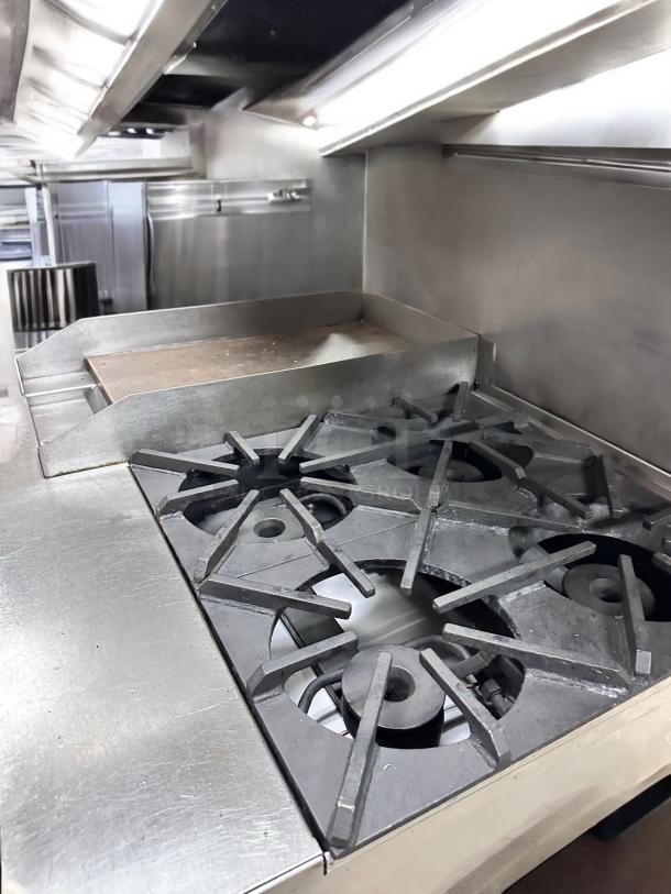 Southbend Commercial Gas Range with Oven and Griddle - Fully Tested & Working! - Image 9 of 9