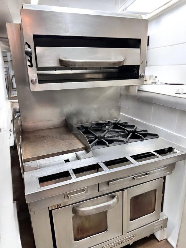 Southbend Commercial Gas Range with Oven and Griddle - Fully Tested & Working! - Image 4 of 9