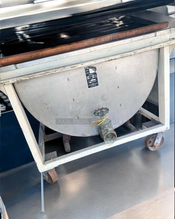 Excellent Condition Falcon PM81E100/85 Boiling Kettle – 100 Liters – Tested & Working! - Image 3 of 4
