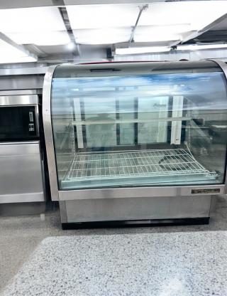 Excellent Condition True TCGG-48-S Refrigerated Display Case – Tested & Working!