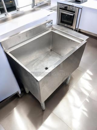 Excellent Condition Krowne Commercial Sink – Stainless Steel – Tested & Working!