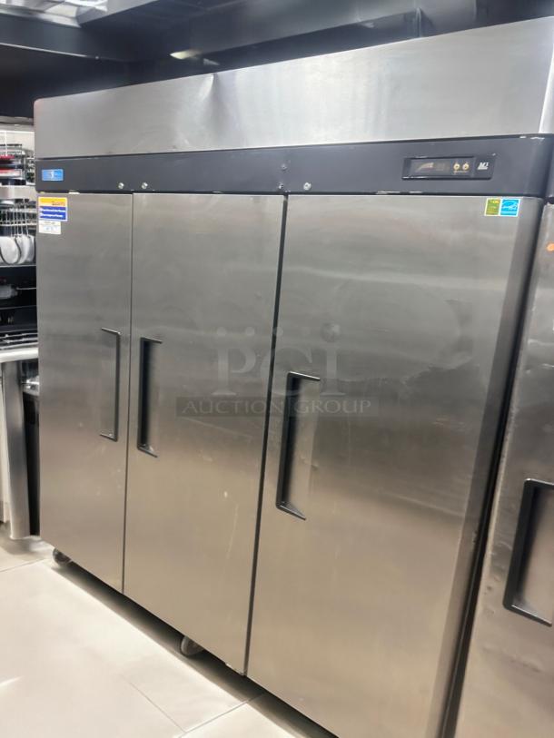 Excellent Condition Turbo Air M3R72-3 Commercial 3-Door Refrigerator – Tested & Working! - Image 3 of 6