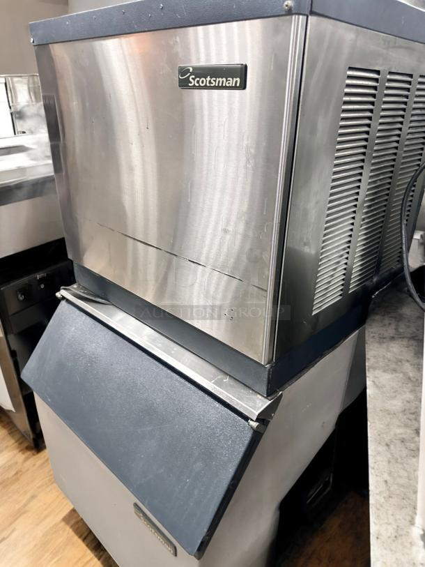 Scotsman CME506AS-1H Ice Maker & Bin – Tested & Working! - Image 3 of 5