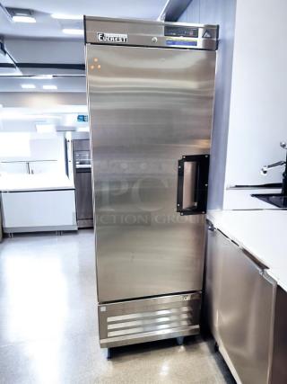 Excellent Condition Everest ESF1 Single-Door Commercial Freezer – Tested & Working! - Item #1171778