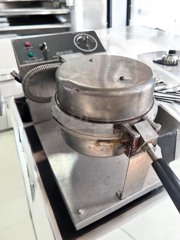 EXCELLENT CONDITION! Gold Medal 5020 Giant Waffle Cone Baker – Tested & Working! - Image 7 of 9