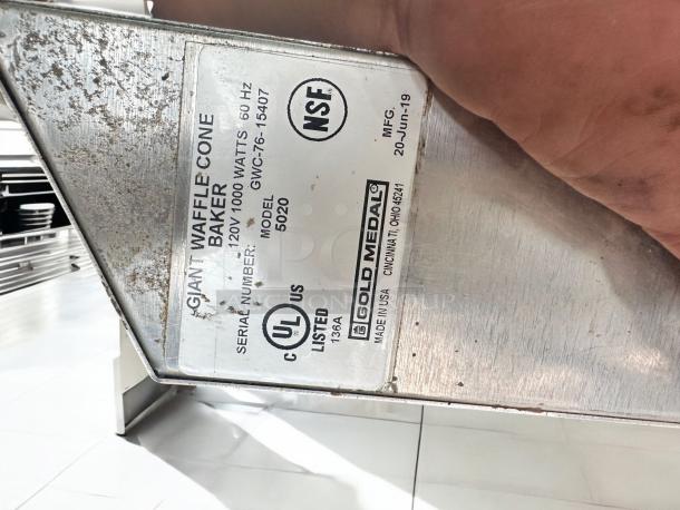 EXCELLENT CONDITION! Gold Medal 5020 Giant Waffle Cone Baker – Tested & Working! - Image 8 of 9