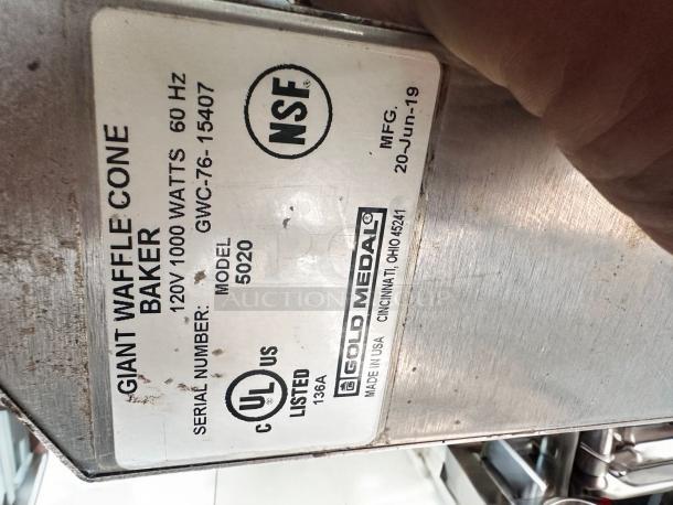EXCELLENT CONDITION! Gold Medal 5020 Giant Waffle Cone Baker – Tested & Working! - Image 9 of 9