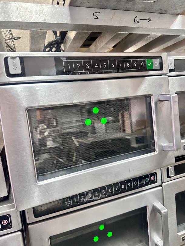 Excellent Condition Menumaster CRC21T2RLPF Commercial Microwave – Tested & Working! - Image 3 of 10