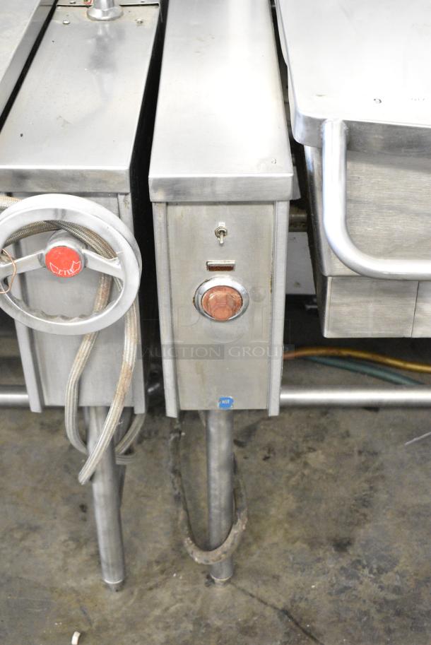 Vulcan VETS-30 Stainless Steel Commercial Floor Style Electric Powered Tilting Braising Pan. 480 Volts, 3 Phase. - Image 2 of 7