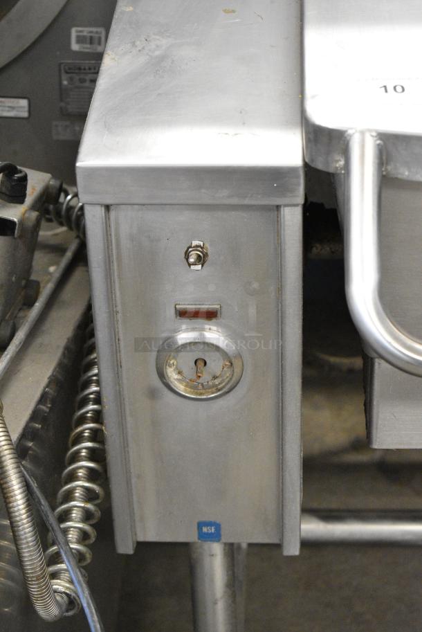 Vulcan VETS-30 Stainless Steel Commercial Floor Style Electric Powered Tilting Braising Pan. 480 Volts, 3 Phase. - Image 4 of 9