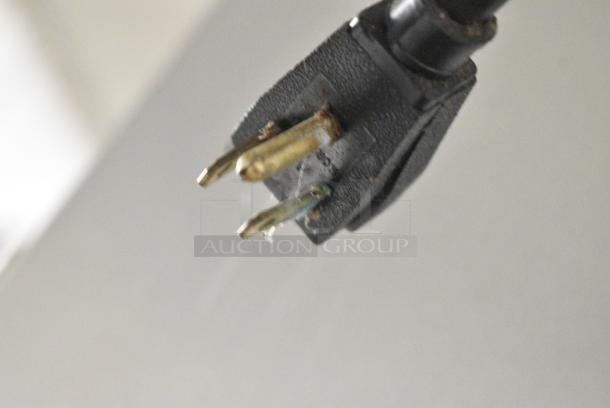 True TG1R-1S Stainless Steel Commercial Single Door Reach In Cooler on Commercial Casters. 115 Volts, 1 Phase. Tested and Working! - Image 4 of 6