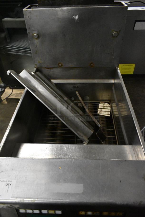 Pitco Frialator SFSG18-US Stainless Steel Commercial Floor Style Natural Gas Powered Deep Fat Fryer on Commercial Casters. 140,000 BTU. - Image 5 of 11