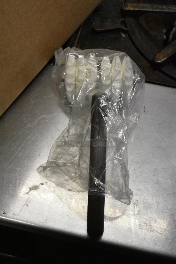 10 BRAND NEW! Dough Dockers Including DD-5274, DD5275. 10 Times Your Bid! - Image 5 of 7