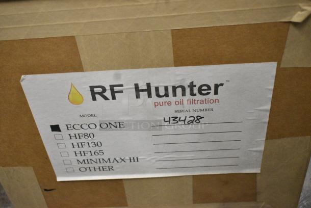 BRAND NEW SCRATCH AND DENT! RF Hunter HF 130 Stainless Steel 130 Lb Fryer Oil Filter, Mobile, Gravity Drain. 110-115 Volts, 1 Phase. - Image 4 of 4