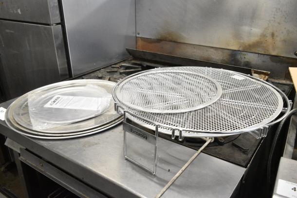 ALL ONE MONEY! Lot of Various Items Including Round Baking Pans and Round Baking Screens - Image 2 of 6