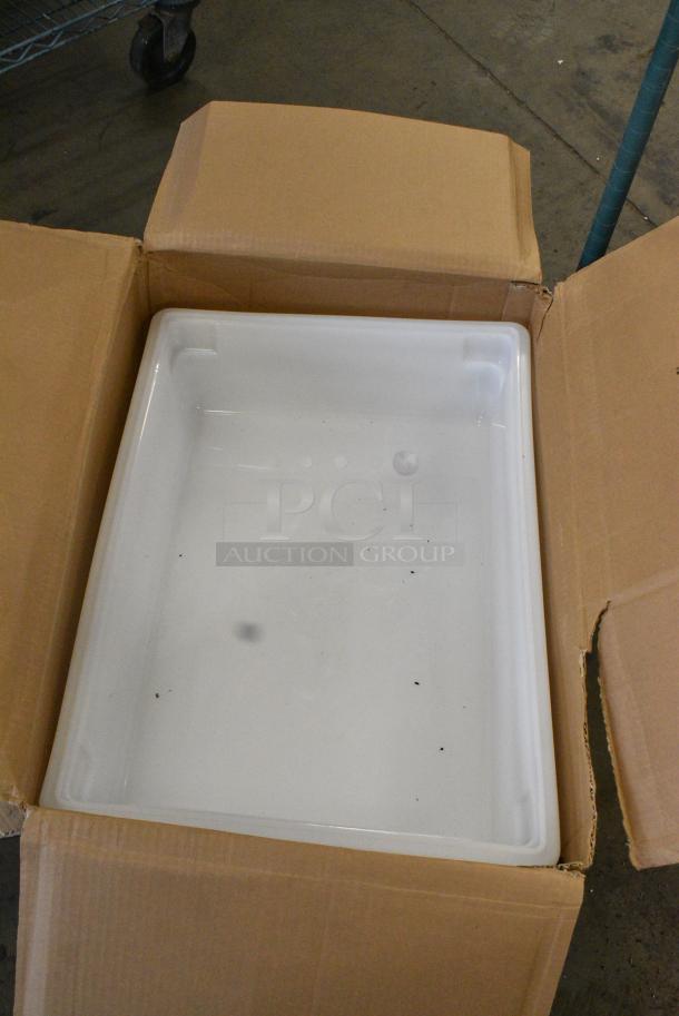 BRAND NEW SCRATCH AND DENT! Box of Cambro 18x26x6 Food Storage Boxes - Image 3 of 4