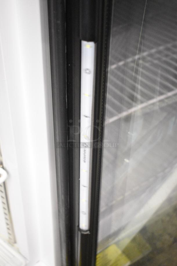 Master Bilt MBCTM4 Metal Commercial Mini Cooler Merchandiser. 115 Volts, 1 Phase. Tested and Working! - Image 5 of 7