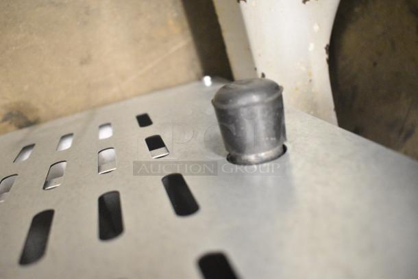 BRAND NEW SCRATCH AND DENT! Cooking Performance Group CPG 351CPGSP18N Stainless Steel Natural Gas Stock Pot Range - 80,000 BTU. - Image 9 of 9