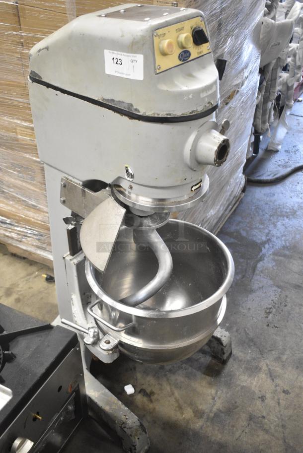 Globe SP30 Metal Commercial Floor Style 30 Quart Planetary Dough Mixer w/ Mixing Bowl, Dough Hook Attachment. 115 Volts, 1 Phase. Tested and Working! - Image 2 of 8