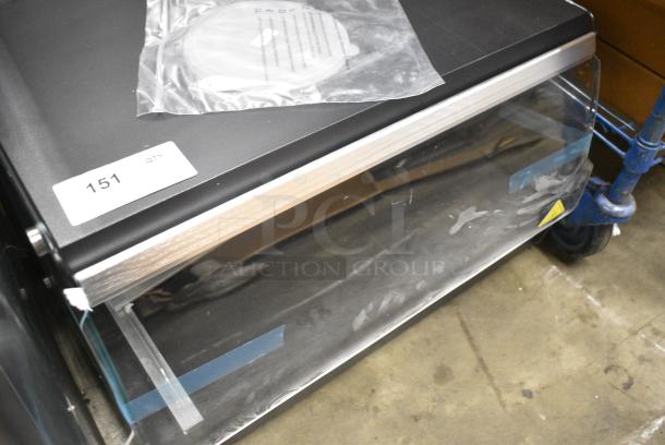 BRAND NEW SCRATCH AND DENT! Avantco 177OAM1A 26" Black Countertop Merchandiser with LED Lighting and 1 Shelf. 120 Volts, 1 Phase. Tested and Working! - Image 2 of 8