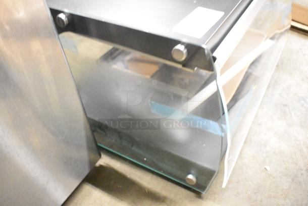 BRAND NEW SCRATCH AND DENT! Avantco 177OAM1A 26" Black Countertop Merchandiser with LED Lighting and 1 Shelf. 120 Volts, 1 Phase. Tested and Working! - Image 4 of 8