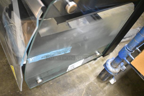 BRAND NEW SCRATCH AND DENT! Avantco 177OAM1A 26" Black Countertop Merchandiser with LED Lighting and 1 Shelf. 120 Volts, 1 Phase. Tested and Working! - Image 5 of 8