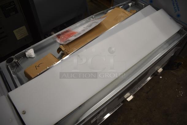 BRAND NEW SCRATCH AND DENT! 2024 ServIt 423EST3WS EST-3WS Three Pan Sealed Well Electric Steam Table with Adjustable Undershelf. 120 Volts, 1 Phase. Tested and Working! - Image 4 of 9